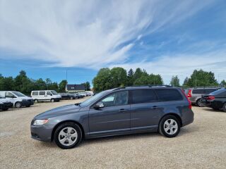 Volvo V70 MOMENTUM 2.4 R5 D5 136kW