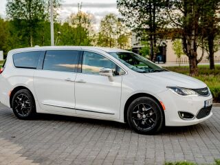 Chrysler Pacifica Limited 3.6 214kW