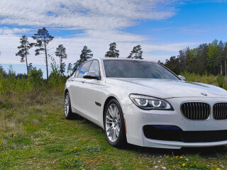 BMW 750 M-Sport 4.4 V8 330kW
