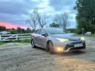 Toyota Avensis Premium 2.0 112кВ