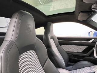 Porsche 911 Turbo S 3.7 478kW