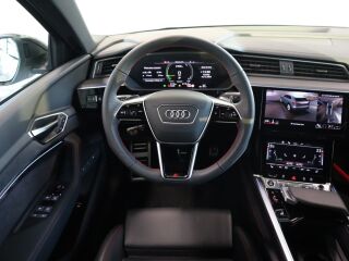 Audi Q8 e-tron S line 55 quattro 300kW 158kW