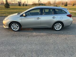 Toyota Auris 1.8 73kW
