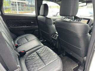 Mitsubishi Outlander PHEV Luxury 4WD 2.4 99kW