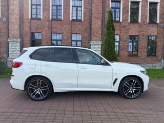 BMW X5 M50 3.0 294kW