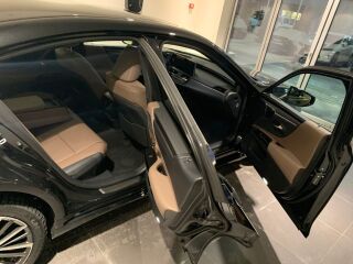 Lexus ES 300h Esh300 EXECUTIVE + TEHNOLOOGIA PAKETT 2.5 131кВ