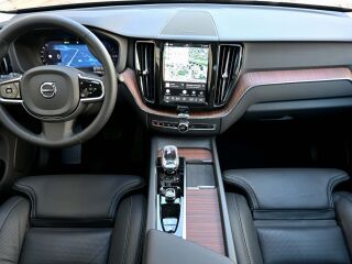 Volvo XC60 AWD 4C H&K BRIGHT LUXURY XENIUM INTELLI SAFE 2.0 T8 plug-in Long Range 335кВ