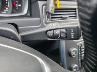 Volvo V70 Momentum Black Solid 2.0 88kW