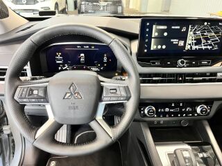 Mitsubishi Outlander Instyle 2.4 225kW