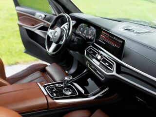 BMW X7 M-Sportpakett Individual B&W Shadowline 3.0 195kW