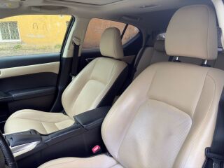 Lexus CT 200h 1.8 73кВ