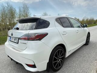 Lexus CT 200h 1.8 73kW