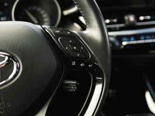 Toyota C-HR 1.8 72кВ