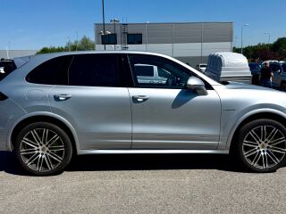 Porsche Cayenne S E-Hybrid Platinum Edition 3.0 245кВ