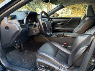Lexus ES 300h +LPG 2.5 131kW