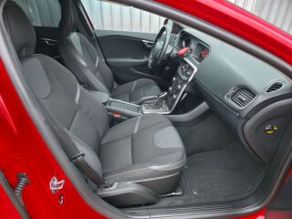 Volvo V40 Luxury Passion Red Solid 2.0 D3 110kW