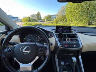Lexus NX 300h 2.5 114kW