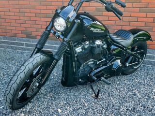 Harley-Davidson Softail Street Bob V2