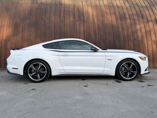 Ford Mustang GT California Special 5.0 V8 324kW