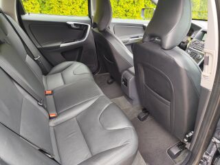Volvo XC60 MOMENTUM 2.0 R4 D4 133kW