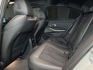 BMW 330 E M-Sportpakett PRO LCI 2.0 215kW