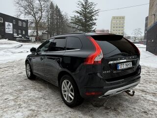 Volvo XC60 Momentum AWD 2.4 140kW