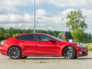 Tesla Model S Dual Motor 386kW 158kW