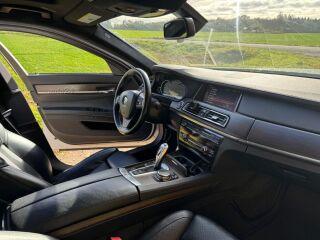 BMW 740 LI M-Pakett 3.0 R 6 235kW