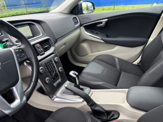 Volvo V40 SUMMUM 2.0 D4 140kW