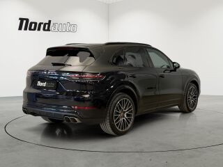 Porsche Cayenne Turbo 4.0 V8 404кВ