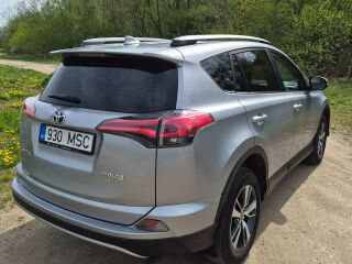 Toyota RAV4 2.0 112kW