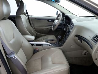 Volvo XC70 Summum LPG ATM 2.4 147кВ