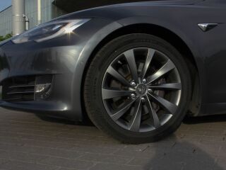 Tesla Model S 158кВ