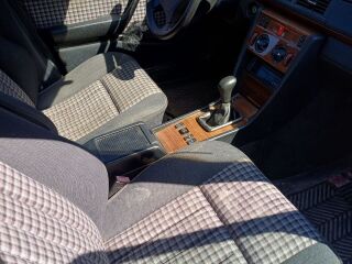 Mercedes-Benz E 200 2.0 55kW