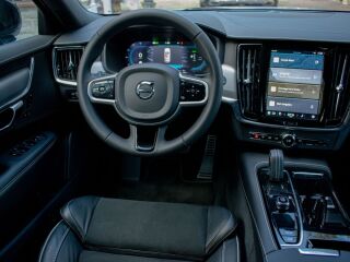 Volvo V90 AWD T8 R-Design DARK Long Range 2.0 T8 AWD Recharge 335kW