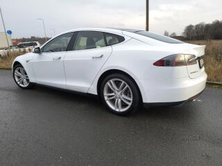 Tesla Model S 69kW