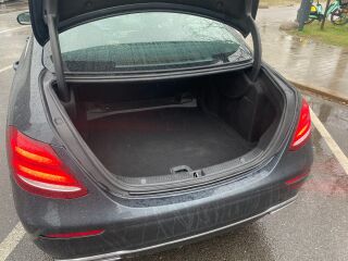 Mercedes-Benz E 220 2.0 143kW