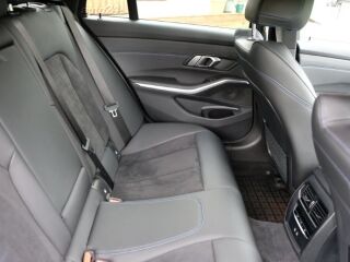 BMW 320 XDRIVE Touring M-Sportpakett MHEV LCI 2.0 140kW