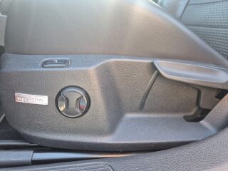 Volkswagen Golf Highline 1.6 81kW