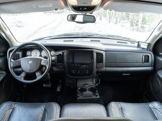 Dodge RAM 1500 4x4 Laramie 5.7 V8 HEMI 257кВ