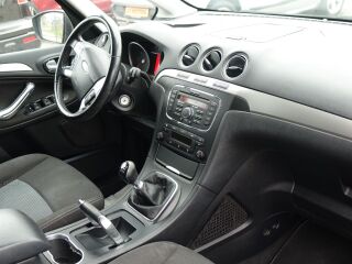 Ford Galaxy 2.0 R4 103kW