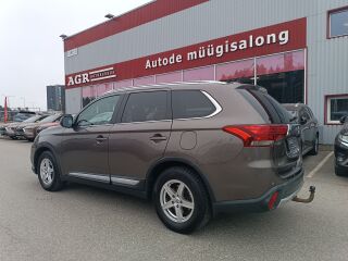 Mitsubishi Outlander Instyle Plus 4WD 2.2 DI-D 110kW