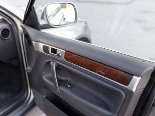 Volkswagen Touareg 4.2 228кВ