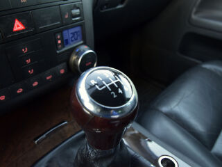 Volkswagen Touareg 4x4 2.5 128кВ