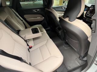 Volvo XC60 PLUS DARK B5 250Hj petrol 2.0 184kW