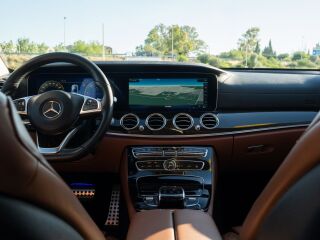 Mercedes-Benz E 220 4MATIC AMG Night Package 2.0 143кВ