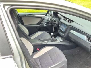 Toyota Avensis 1.8 108кВ