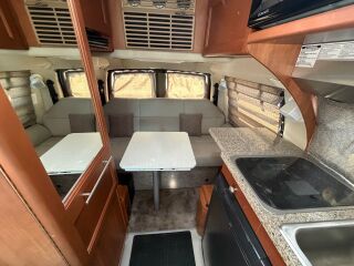 Chevrolet Express 2500 Roadtrek 170 Versatile Camper Van 4.8 V8