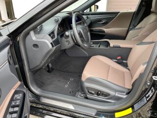Lexus ES 300h 131kW