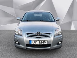 Toyota Avensis Linea Sol 2.4 120kW
